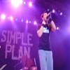 Bendera Merah Putih Berkibar Di Konser Simple Plan